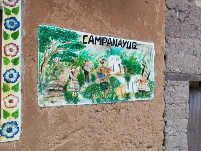 Mural Sarhuino, en Province of Víctor Fajardo. Colores principales: verde eucalipto.